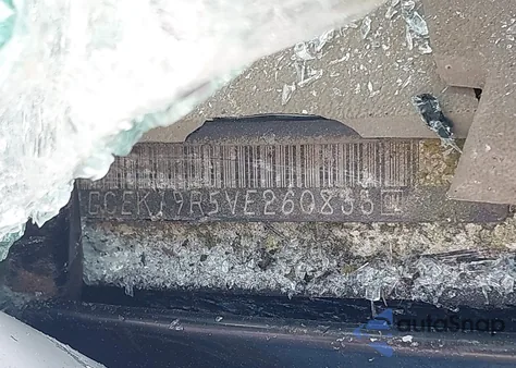 1997 Chevrolet K1500 Fleetside z USA, uszkodzony, nr VIN 1GCEK19R5VE260833